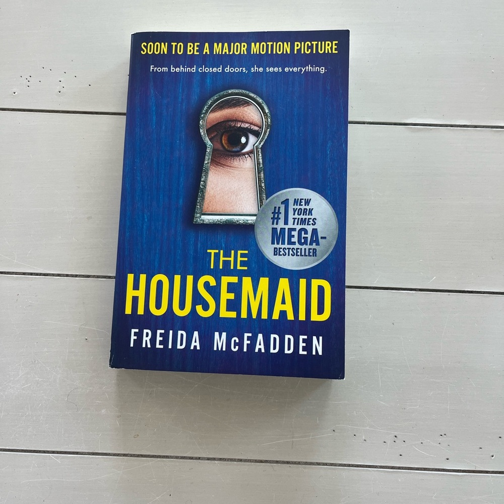 The Housemaid - Blue Paperback Thriller